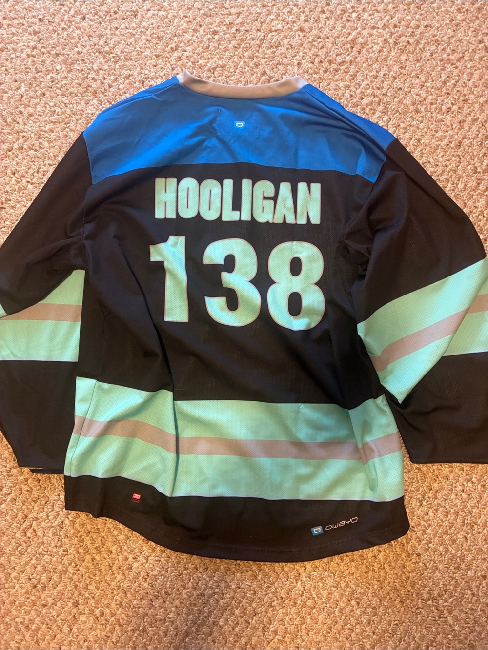 Men's Black & Mint Green Hockey Jersey - XL - Picture 3 of 3